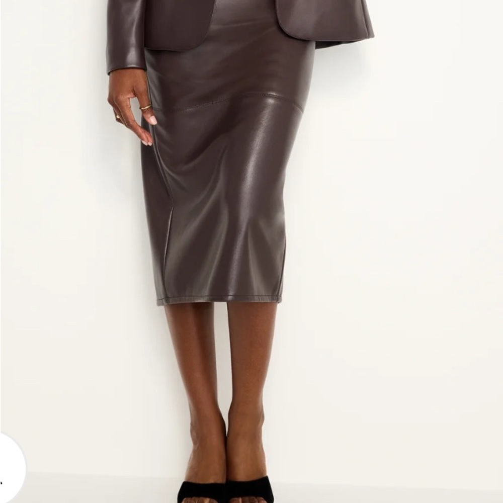 Good American Brown Skirt with Tailored Fit and Glossy Finish